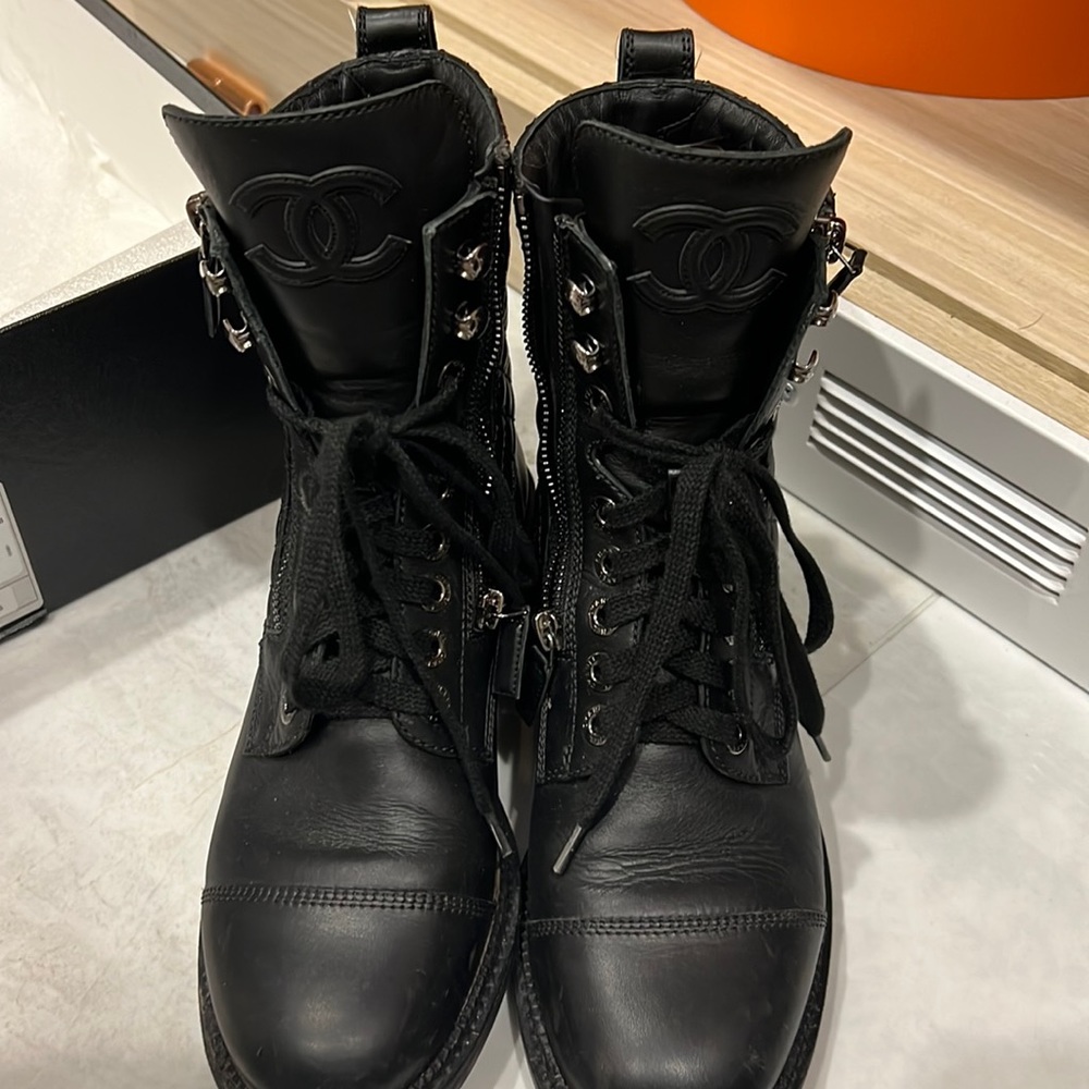 CHANEL BOOTS CALFSKIN 38.5
